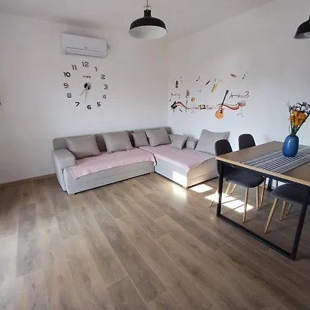 Apartments Jelka Banjol Exterior photo
